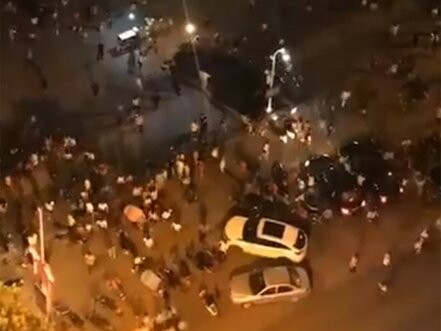 Κίνα: Αυτοκίνητο έπεσε πάνω σε πλήθος - Αρκετοί νεκροί και τραυματίες