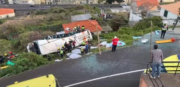 Τραγωδία στην Πορτογαλία - Δεκάδες νεκροί σε τροχαίο με τουριστικό λεωφορείο