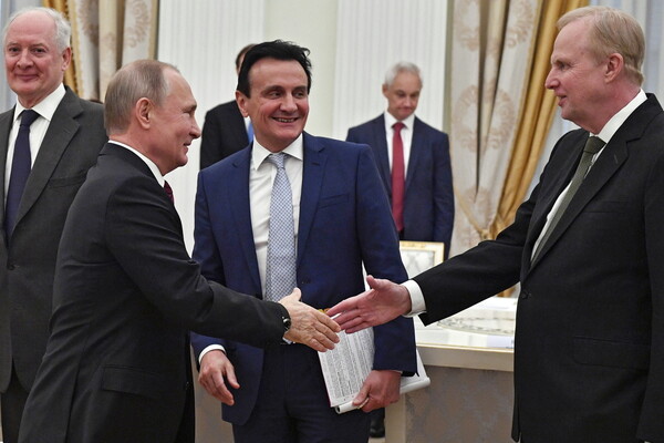 Ο Πούτιν κάλεσε τους Βρετανούς επιχειρηματίες να επενδύσουν στη Ρωσία