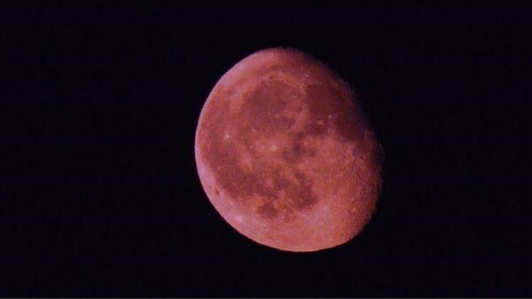 Απόψε η «ροζ» Σελήνη του Απριλίου