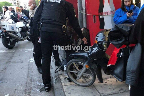 Οργή στη Θεσσαλονίκη: Άνδρας πέταξε τη σύζυγό του από το αυτοκίνητο
