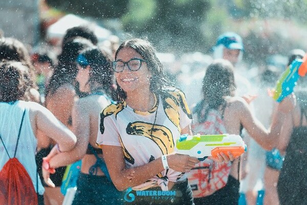 Waterboom Festival: Έρχεται το μεγαλύτερο μπουγέλο της Αθήνας