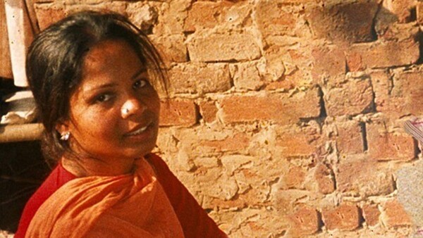 Έφυγε από το Πακιστάν η Άσια Μπίμπι που είχε καταδικαστεί για βλασφημία