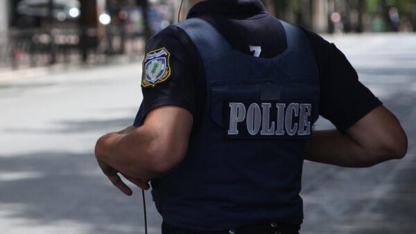 Χαλκιδική: Αστυνομικός συνελήφθη για ναρκωτικά - Πήγε σε σπίτι να προμηθευτεί κάνναβη