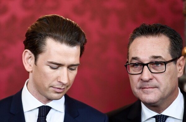 Αυστρία: O Κουρτς ανακοίνωσε πρόωρες εκλογές μετά την παραίτηση Στράχε