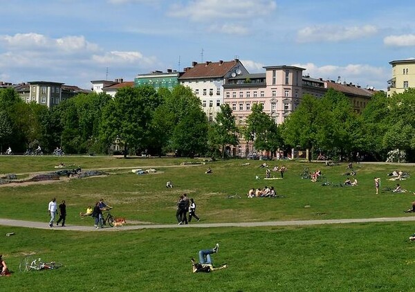 Πάρκο στο Βερολίνο έφτιαξε «ζώνες» για τους ντίλερς ναρκωτικών και προκαλεί αντιδράσεις