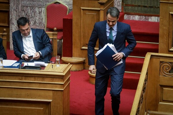 Βουλή: Αντίστροφη μέτρηση για την ψήφο εμπιστοσύνης - Σκληρή «μάχη» μεταξύ Τσίπρα και Μητσοτάκη