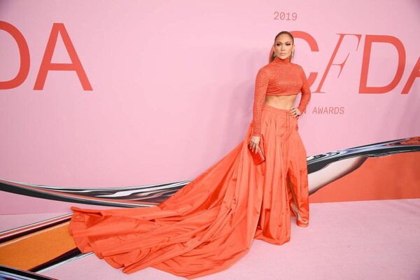 CFDA 2019: Τα Όσκαρ της μόδας - Διάσημοι στο κόκκινο χαλί για τα fashion βραβεία της Νέας Υόρκης