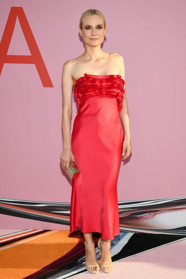CFDA 2019: Τα Όσκαρ της μόδας - Διάσημοι στο κόκκινο χαλί για τα fashion βραβεία της Νέας Υόρκης