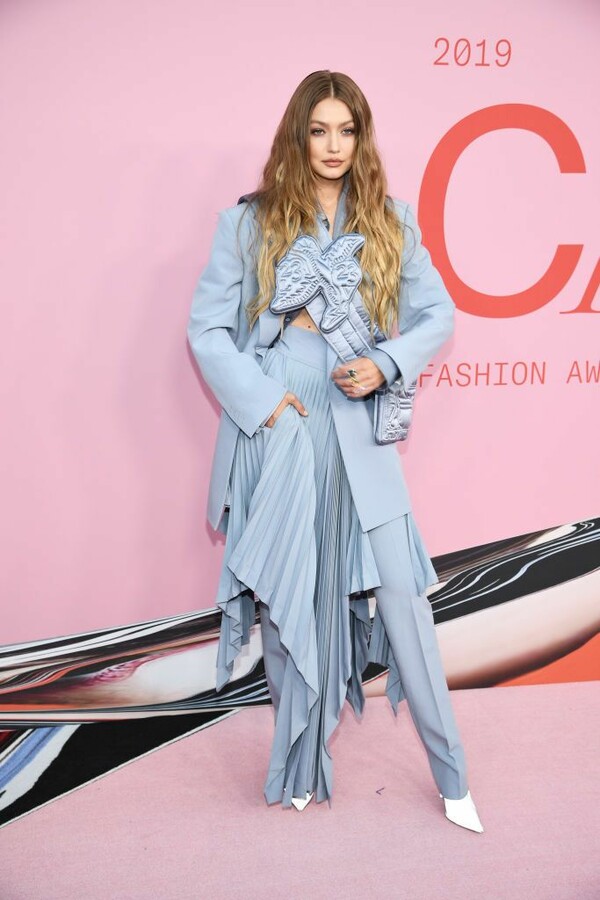 CFDA 2019: Τα Όσκαρ της μόδας - Διάσημοι στο κόκκινο χαλί για τα fashion βραβεία της Νέας Υόρκης