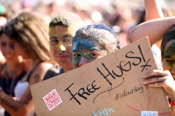 To Colour Day Festival στο ΟΑΚΑ ξεκίνησε με Φουρέιρα, χρωματιστό σόου και χιλιάδες νέους