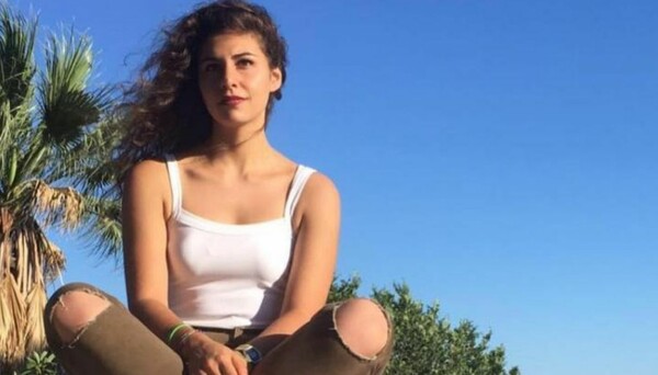 Η 19χρονη Ντέμπορα σκότωσε τον πατέρα της για να γλιτώσει από το ξύλο - Η ιστορία που συγκλονίζει τη Ιταλία