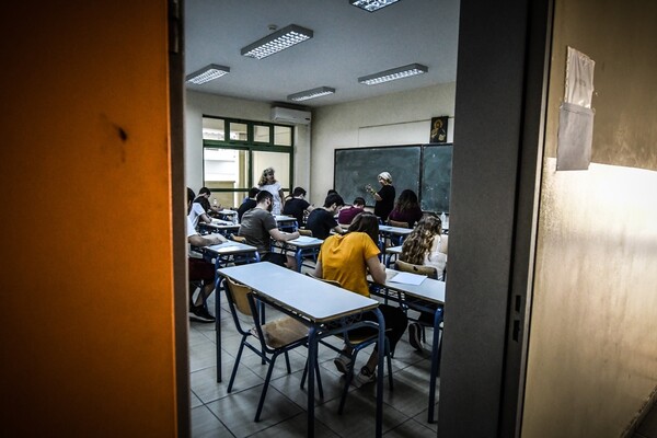 Διαμαρτυρία εκπαιδευτικών στα Χανιά γιατί εργοδότες δεν επέτρεψαν σε μαθητές να γράψουν στις Πανελλαδικές