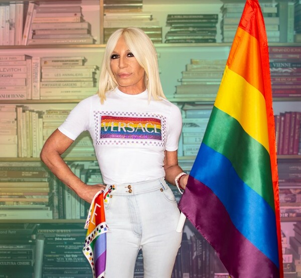 Η Ντονατέλα Βερσάτσε είναι και επισήμως gay icon - Έγινε πρέσβειρα του Stonewall