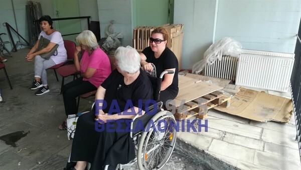 Θεσσαλονίκη: Άθλιες συνθήκες σε υποκατάστημα του ΕΦΚΑ - Χωρίς τουαλέτες, ασανσέρ και κλιματισμό
