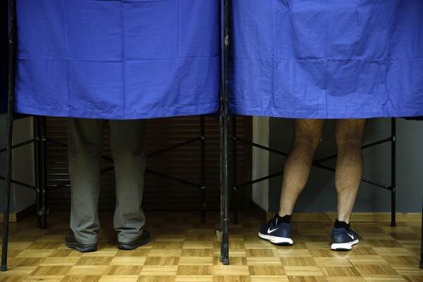 Δημοτικές εκλογές και Ευρωεκλογές: Ποιοι δικαιούνται ειδική άδεια για να ψηφίσουν