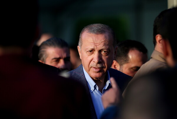Κωνσταντινούπολη - Δημοτικές εκλογές: O Ερντογάν συνεχάρη των Ιμάμογλου μέσω Twitter