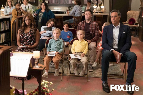 «Modern Family» και «Single Parents» επιστρέφουν με νέα επεισόδια κάθε Τρίτη στο FOX Life