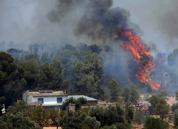 Η Ισπανία φλέγεται - Καμένα ζώα και καταστροφή από την μεγαλύτερη πυρκαγιά εδώ και 20 χρόνια