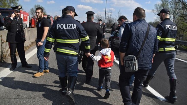 Ιταλία: Κακοποιούσαν παιδιά και τα «πουλούσαν» σε ανάδοχες οικογένειες - Εμπλέκονται γιατροί και πολιτικοί