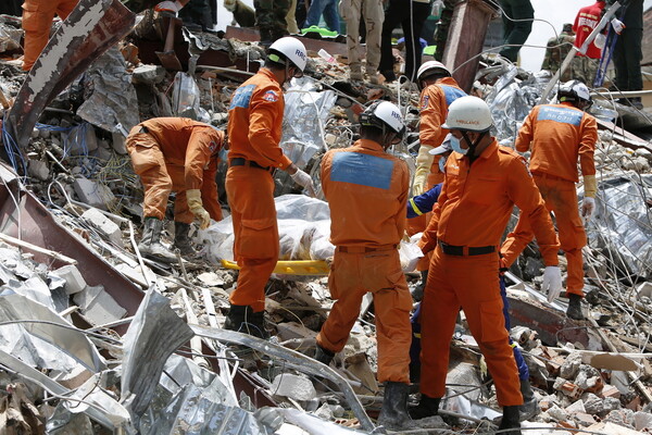 Καμπότζη: 17 νεκροί και 24 τραυματίες από κατάρρευση κτιρίου