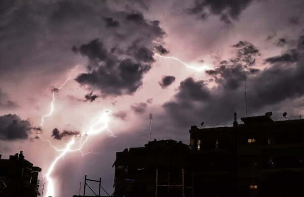 Καταιγίδες σε όλη την Ελλάδα: Πάνω από 96.000 κεραυνοί σε 12 ημέρες