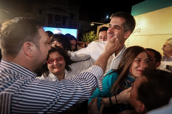 «Συγχαρητήρια αγόρι μου!»: Συγκινημένη η Ντόρα Μπακογιάννη για τον γιο της, Κώστα