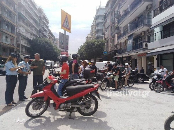 Μοτοπορεία διαμαρτυρίας διανομέων στη Θεσσαλονίκη