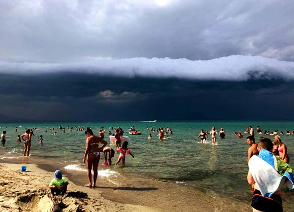 Τι συμβαίνει με τον καιρό; Δύο μετεωρολόγοι απαντούν για το περίεργο και άστατο καλοκαίρι