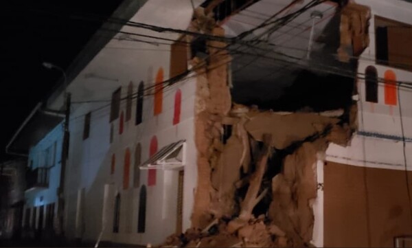 Σεισμός 8 Ρίχτερ στο Περού - Φόβοι για εγκλωβισμένους