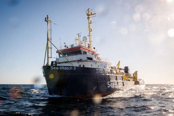 Ιταλία: Το Sea Watch απειλεί να σπάσει τον αποκλεισμό της Ρώμης - Οργισμένη απάντηση Σαλβίνι