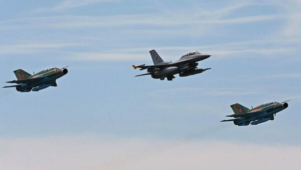 Τουρκικά F-16 πέταξαν πάνω από τις Οινούσσες και τη Χίο