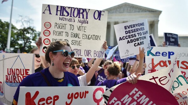 ΗΠΑ: Υπέρ του δικαιώματος στην άμβλωση τάσσονται Βερμόντ και Νεβάδα