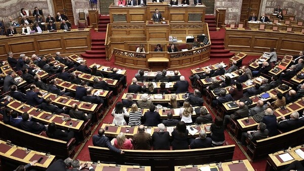 Βουλή: Σήμερα στην Ολομέλεια το νομοσχέδιο για τις 120 δόσεις