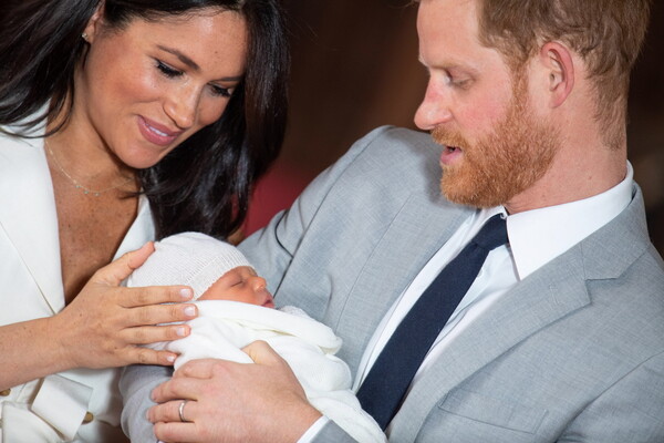 Στη Νότια Αφρική ο πρίγκιπας Χάρι με την Μέγκαν και το μωρό - Για πρώτη φορά οικογενειακώς