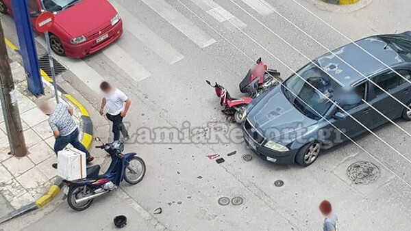 Λαμία: Οδηγός χτύπησε ντελιβερά και δε σταμάτησε