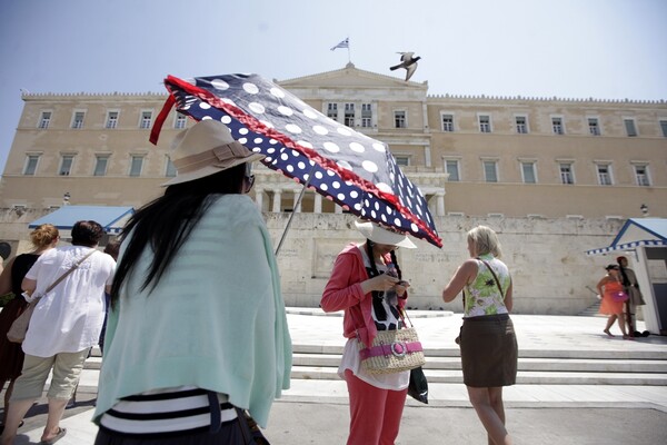 Ζεστός με βροχές και σκόνη ο καιρός - Στους 30 βαθμούς ο υδράργυρος