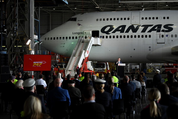 Με ένα εναέριο «καγκουρό» η Qantas είπε αντίο στο τελευταίο Boeing 747 (Φωτογραφίες)