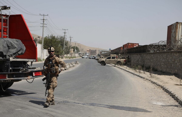 Αφγανιστάν: Τουλάχιστον 12 νεκροί από μπαράζ βομβιστικών επιθέσεων