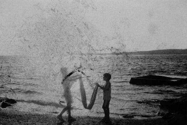 Το πειραγμένο, ρομαντικό καλοκαίρι ενός Έλληνα φωτογράφου