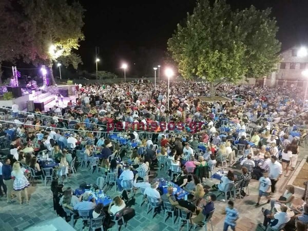 Αλίαρτος: Εικόνες συνωστισμού σε γλέντι παρουσία και βουλευτών