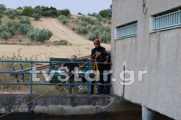 Δύτες της ΕΜΑΚ στο κανάλι του Μόρνου για τον αγνοούμενο 22χρονο