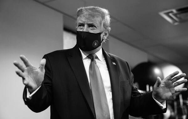 Ο Τραμπ δημοσίευσε φωτογραφία του με μάσκα: «Κανείς δεν είναι πιο πατριώτης από εμένα»