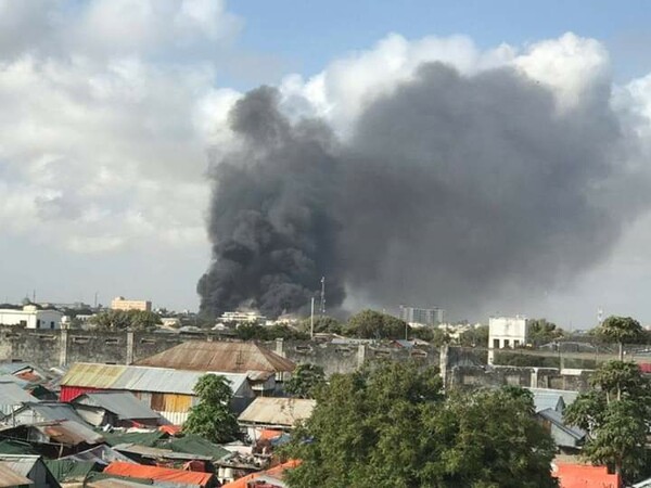 Σομαλία: Βομβιστής αυτοκτονίας έπεσε με αυτοκίνητο σε σημείο ελέγχου στο λιμάνι του Μογκαντίσου
