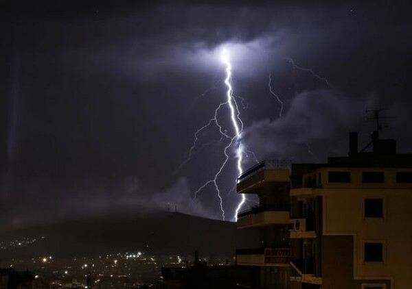 Έκτακτο δελτίο επιδείνωσης του καιρού από την ΕΜΥ: Έρχονται καταιγίδες και χαλάζι