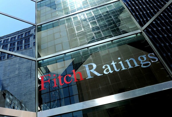 Fitch: Συρρίκνωση της ελληνικής οικονομίας κατά 7,9% το 2020