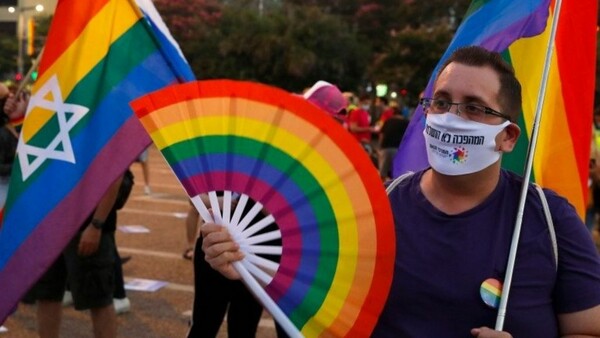 Το Ισραήλ απαγορεύει τις δήθεν «θεραπείες μεταστροφής» ομοφυλοφίλων