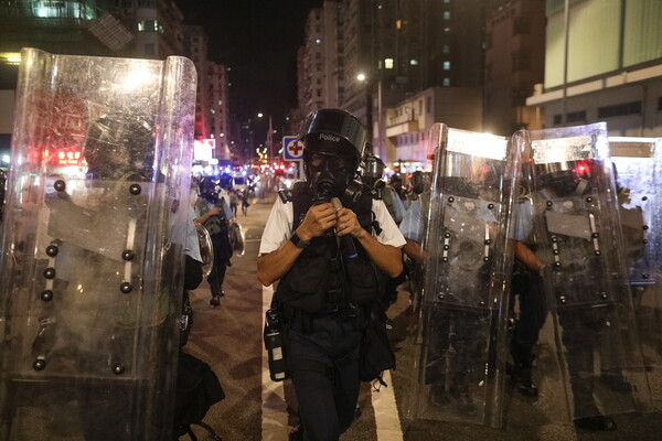 Χονγκ Κονγκ: Νέα επεισόδια - Η αστυνομία εκτόξευσε δακρυγόνα στους διαδηλωτές