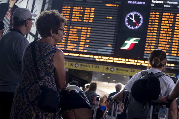 Φλωρεντία: Χάος στους σιδηροδρόμους μετά από φωτιά - Υποψίες για εμπρησμό