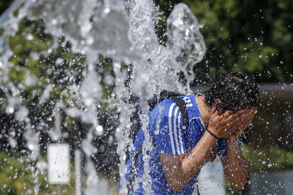 Συναγερμός στην Ευρώπη για τον καύσωνα - Στους 43 βαθμούς η Γαλλία